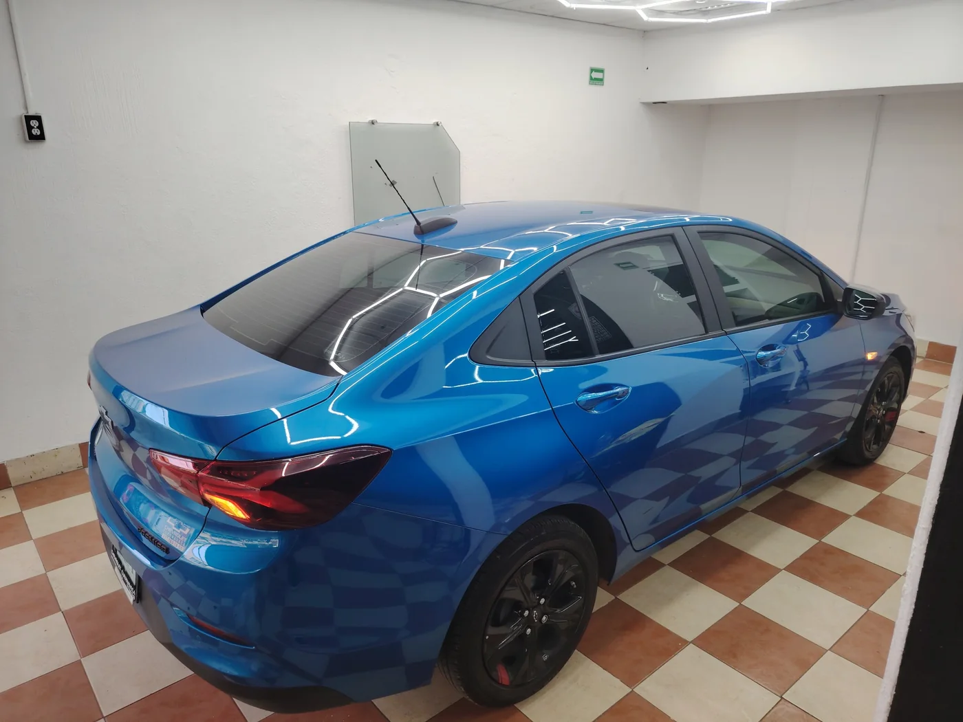 Trabajo de detallado automotriz 6